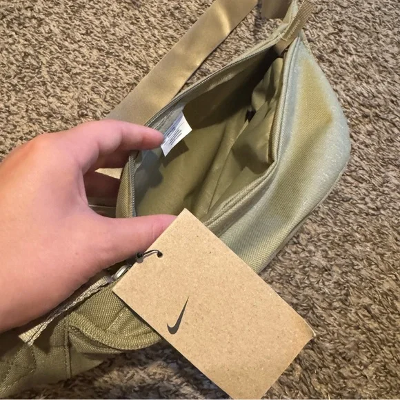 Nike Heritage Olive Green Crossbody Fanny Pack Bag - Picture 5 of 6